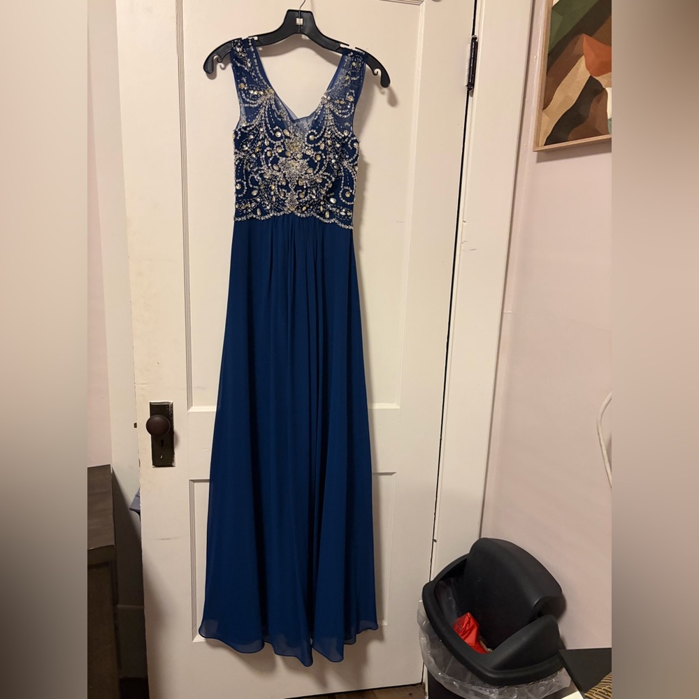 Elegant Blue Rhinestoned Prom Dress